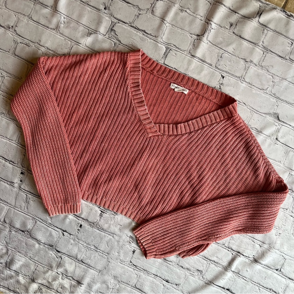Aeropostale Womens Small V-Neck Knit Cropped Long Sleeve Sweater Ribbed EUC